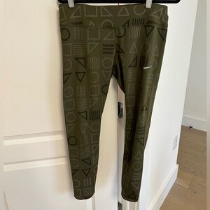 Nike leggings green with design
